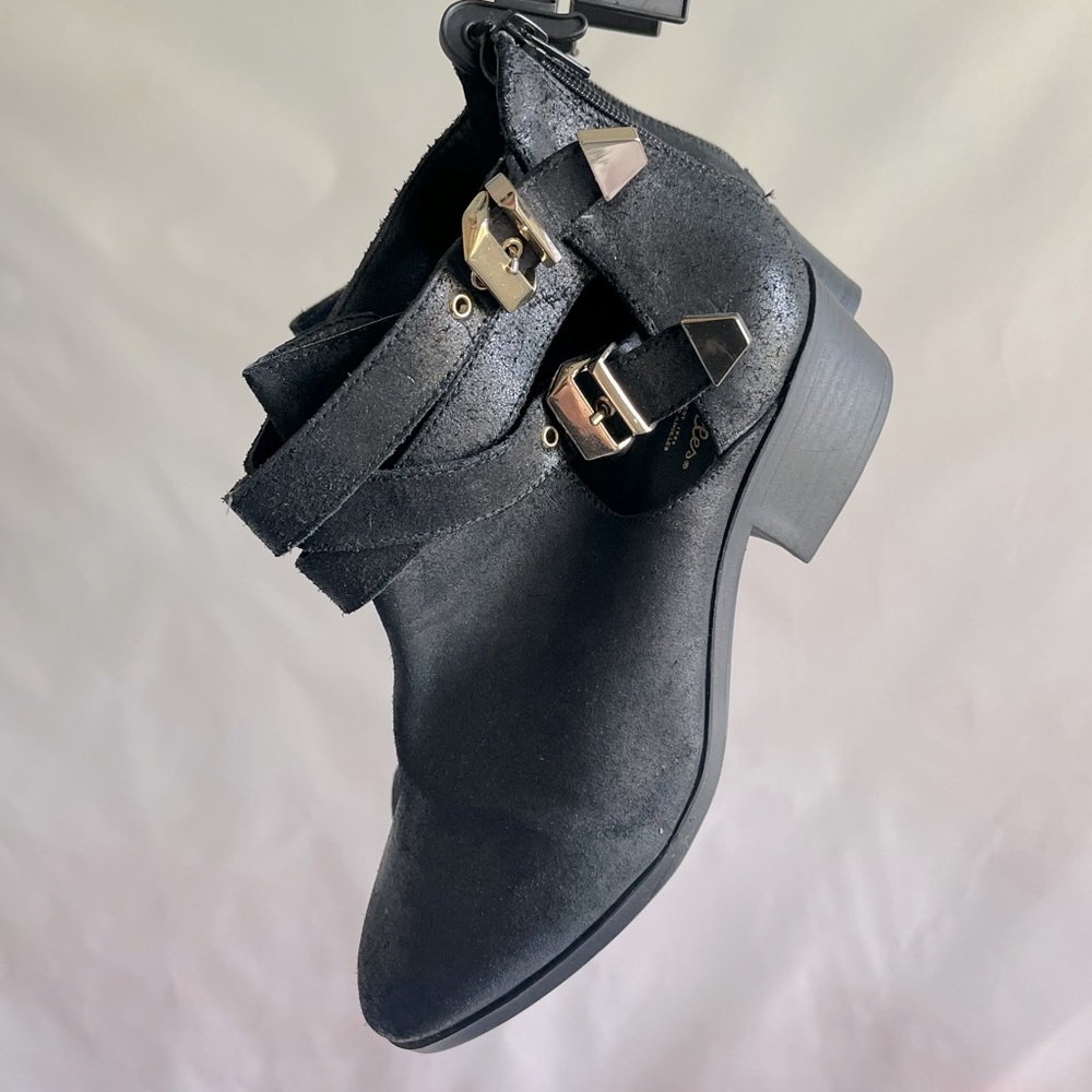 Saychelles Scoundrel Cut-out Ankle Bootie Womens Size 10